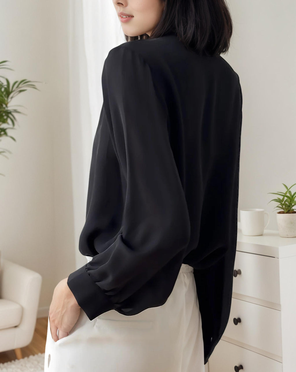 LEILA – Elegant V-Neck Silk Blous